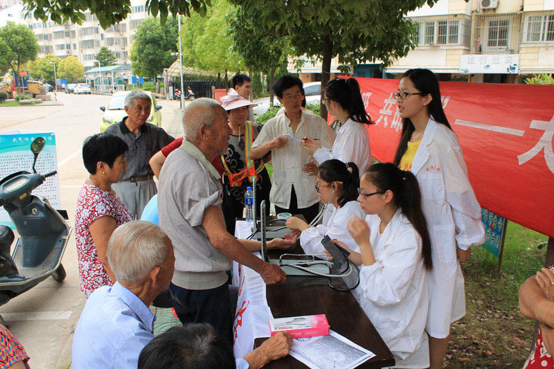 �F꠳ɆT���M����^(q��)����y��Ѫ�����ܵ����񂃵�ٝ�p������ϣ�����Զ��һЩ�@�ӵĻ����