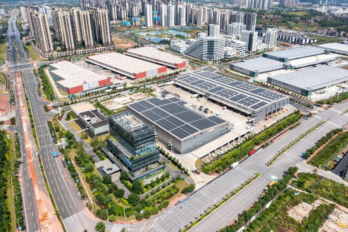 中新南寧國(guó)際物流園航拍圖。 人民網(wǎng) 嚴(yán)立政攝