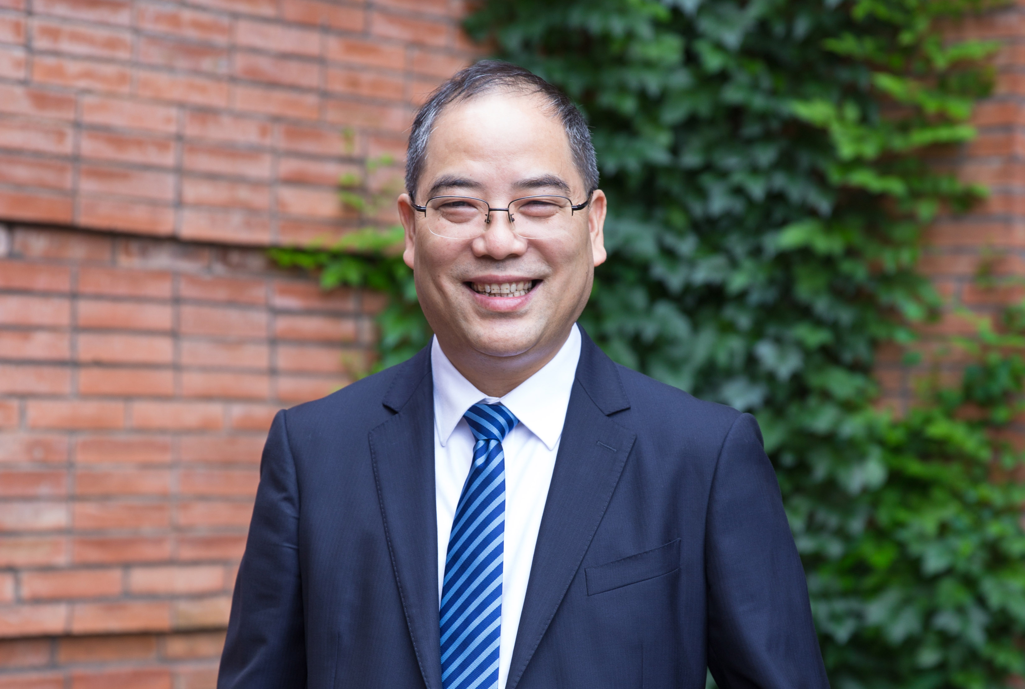 浙江工商大學(xué)黨委書記、教授 郁建興